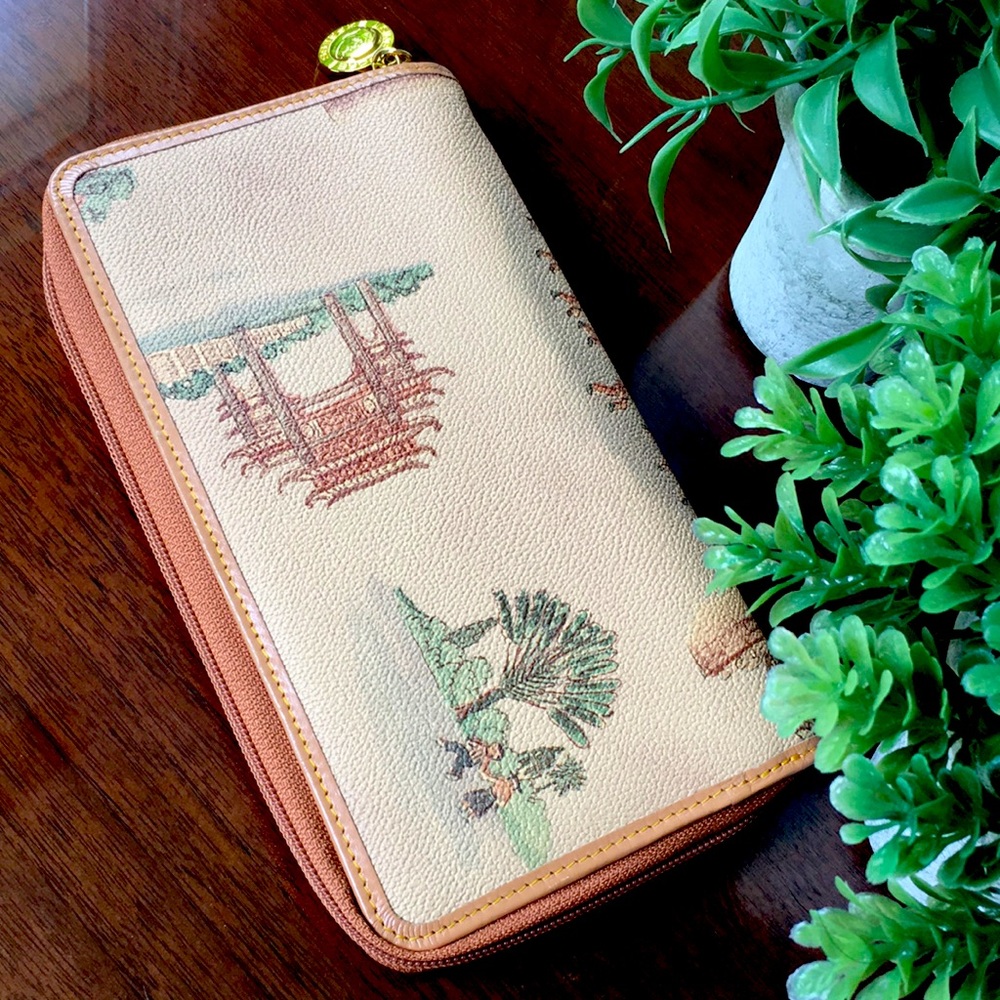 Wallet Purse Beige Gold Hardware Zipper